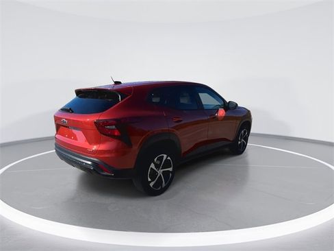 Certified 2024 Chevrolet Trax RS w/ Driver Confidence Package image 10