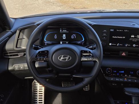 New 2025 Hyundai Elantra Sport image 18