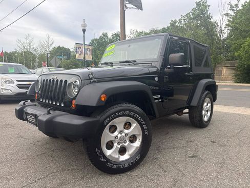 Used 2013 Jeep Wrangler Sport w/ Connectivity Group AWD/4WD image 3