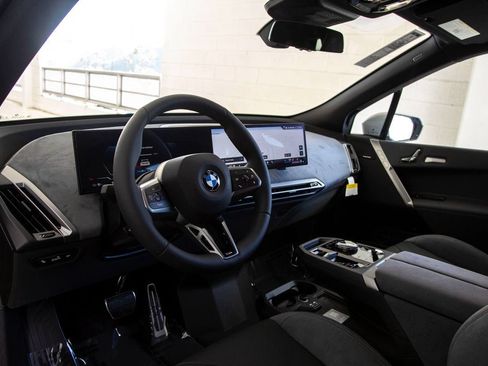 Used 2026 BMW iX xDrive60 w/ M Sport Package AWD/4WD image 15