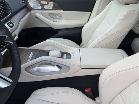 New 2026 Mercedes-Benz GLS 450 4MATIC image 32
