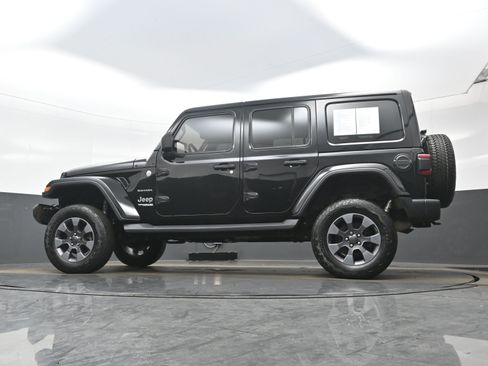 Used 2018 Jeep Wrangler Unlimited Sahara w/ Dual Top Group image 27