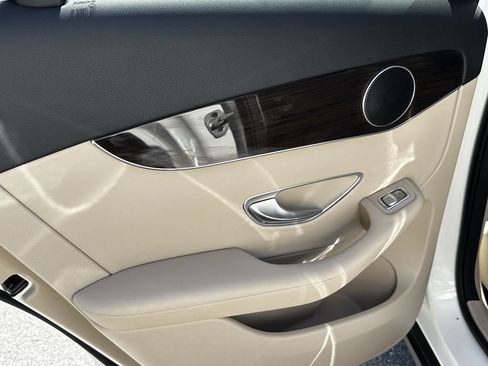 Certified 2022 Mercedes-Benz GLC 300 image 27