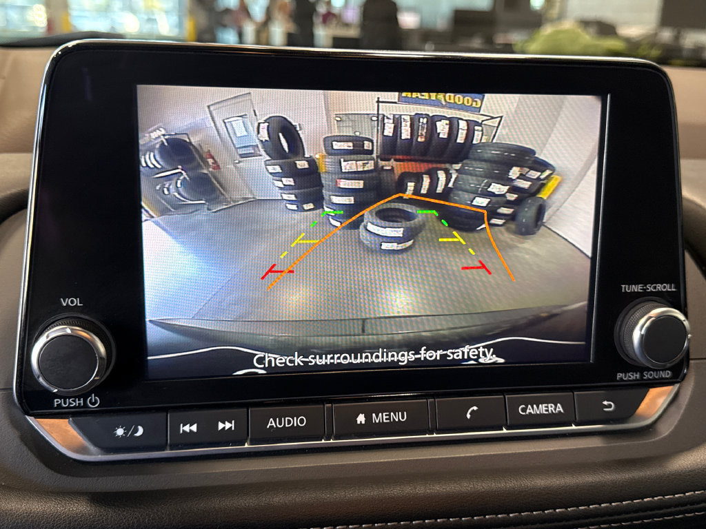 Used 2023 Nissan Rogue SV AWD/4WD image 19