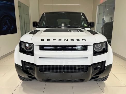Used 2022 Land Rover Defender 110 X-Dynamic SE AWD/4WD image 12