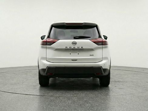 Used 2025 Nissan Rogue SV AWD/4WD image 7