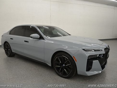 Used 2024 BMW 740i w/ M Sport Professional Package RWD image 8