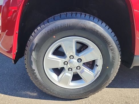 Used 2012 Jeep Liberty Sport AWD/4WD image 13