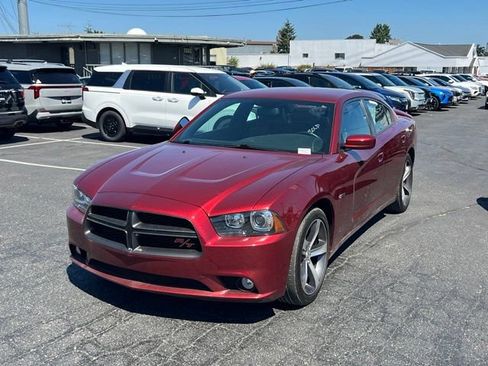 Used 2014 Dodge Charger R/T RWD image 3