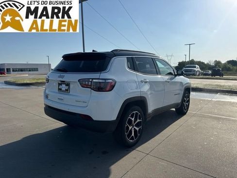 Used 2025 Jeep Compass Limited AWD/4WD image 5