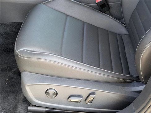 Used 2024 Volkswagen Jetta SE image 16