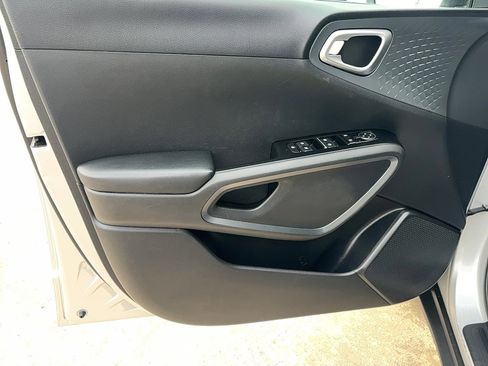 Used 2020 Kia Soul S image 25