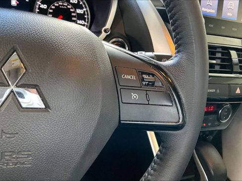 Used 2022 Mitsubishi Eclipse Cross SE image 9