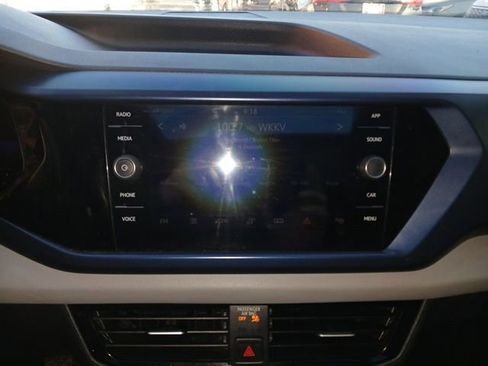 Used 2022 Volkswagen Taos SE image 22