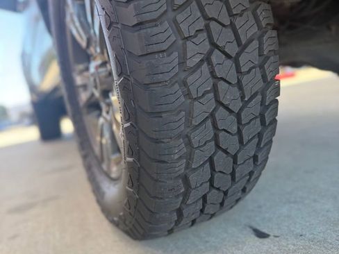 Used 2016 Toyota Tacoma TRD Sport w/ Towing Package image 13