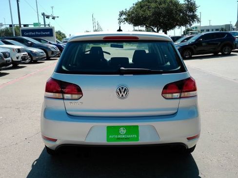 Used 2012 Volkswagen Golf 4-Door FWD image 9