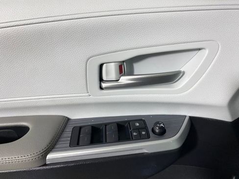 Used 2025 Toyota Sienna XLE w/ XLE Plus Package image 24