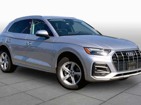Used 2021 Audi Q5 2.0T Premium w/ Convenience Package AWD/4WD image 3
