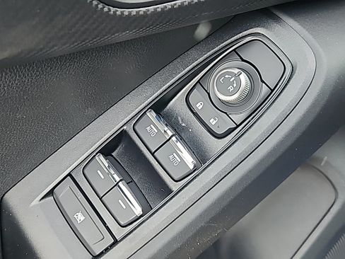 New 2025 Subaru Crosstrek 2.5i Limited image 13