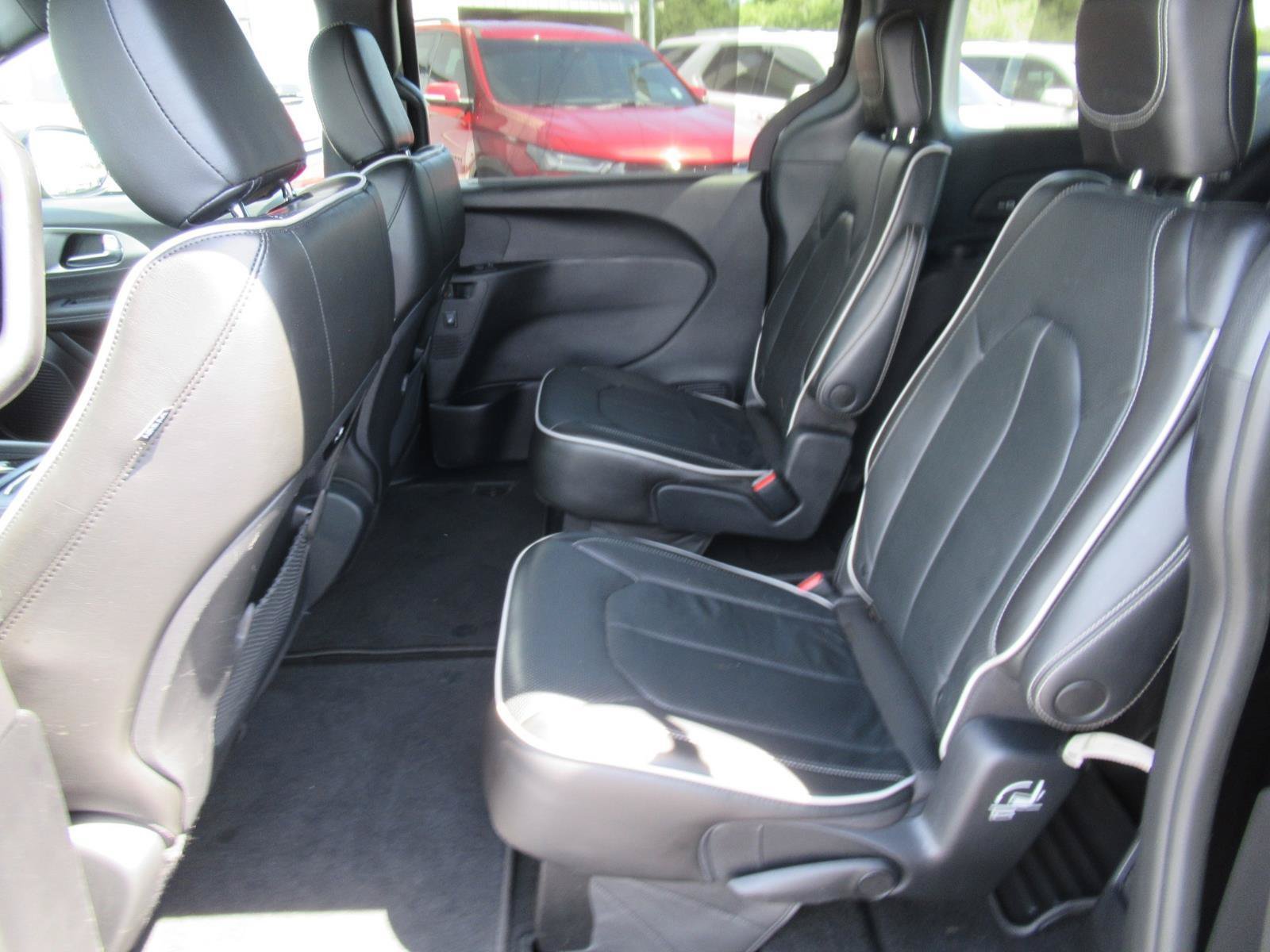 Used 2022 Chrysler Pacifica Limited w/ S Appearance Package FWD image 37