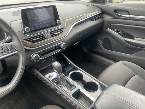 Used 2023 Nissan Altima 2.5 SV FWD image 24