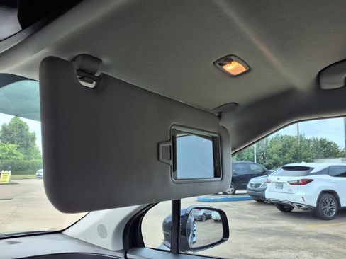 Used 2022 Kia Carnival LX FWD image 27