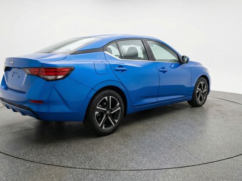 Used 2025 Nissan Sentra SV image 9