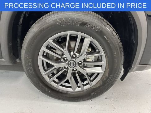Used 2026 Nissan Rogue SV AWD/4WD image 2
