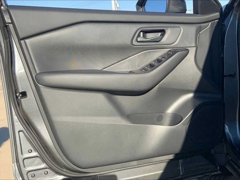 Certified 2025 Nissan Rogue S FWD image 10