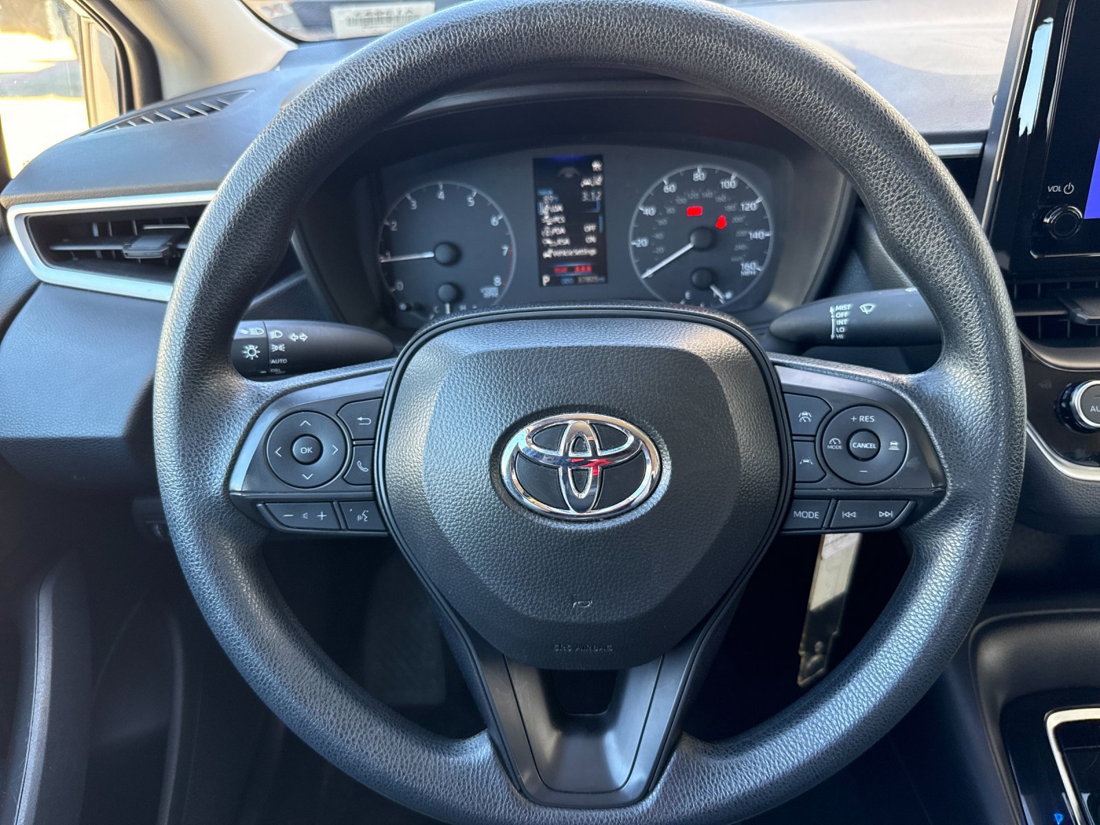 Certified 2025 Toyota Corolla LE FWD image 19