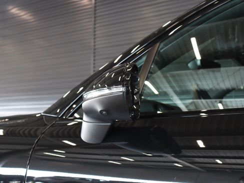 Certified 2025 Porsche Cayenne image 27