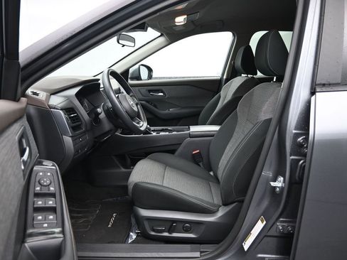 Used 2023 Nissan Rogue SV image 27