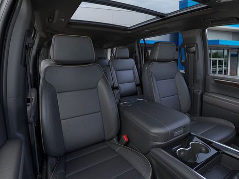 New 2026 Chevrolet Suburban Premier image 16