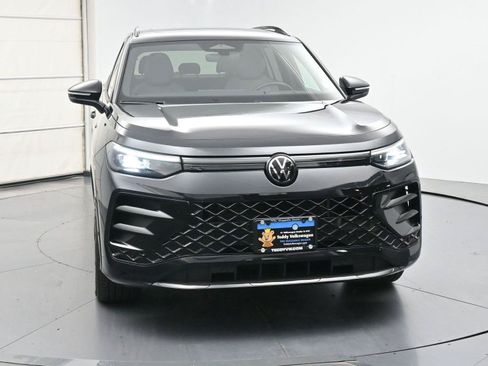 Used 2025 Volkswagen Tiguan SE R-Line AWD/4WD image 28