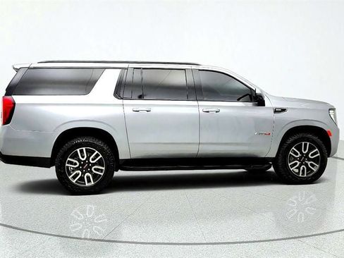 Used 2024 GMC Yukon XL AT4 w/ Technology Package AWD/4WD image 4