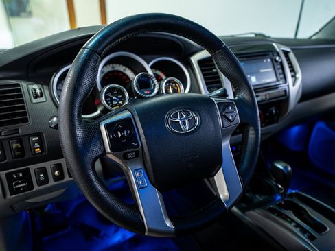 Used 2014 Toyota Tacoma 4x4 Double Cab image 36