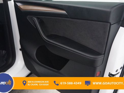 Used 2023 Tesla Model Y Performance image 16