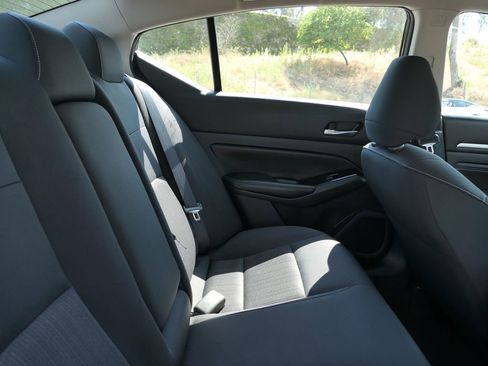 Used 2022 Nissan Altima 2.5 SV w/ SV Premium Package FWD image 23