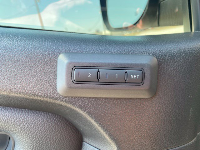 Used 2024 Nissan Titan PRO-4X w/ Pro-4x Convenience Package AWD/4WD image 15