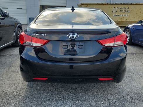 Used 2012 Hyundai Elantra GLS FWD image 5