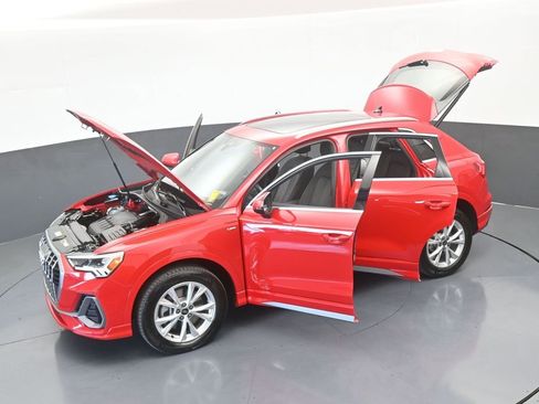 Used 2025 Audi Q3 2.0T Premium AWD/4WD image 59