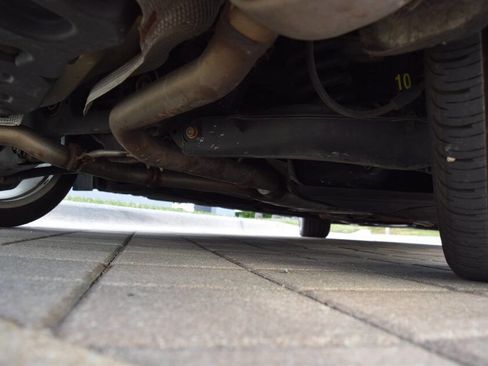 Used 2010 Mercedes-Benz E 350 4MATIC Sedan image 97