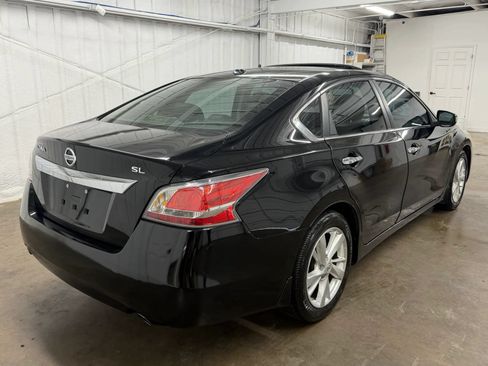 Used 2014 Nissan Altima 2.5 SL w/ Technology Package FWD image 4