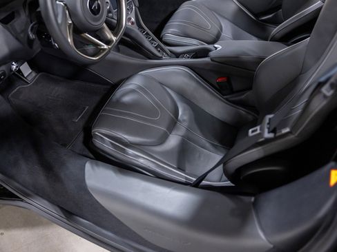 Used 2022 McLaren 720S Spider image 39