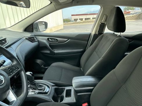 Used 2018 Nissan Rogue Sport S FWD image 8