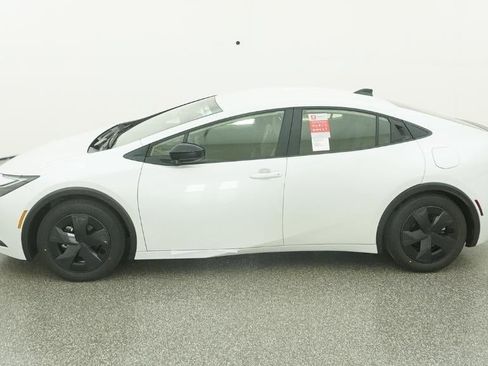 New 2026 Toyota Prius LE image 25