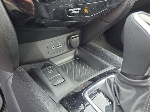 Used 2022 Nissan Rogue Sport SL w/ Premium Package image 21