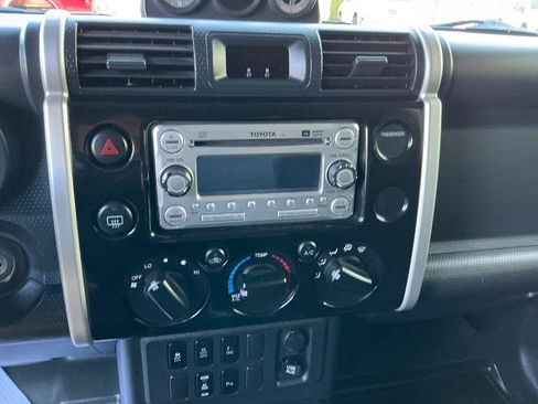 Used 2014 Toyota FJ Cruiser 4WD w/ Upgrade Package image 16