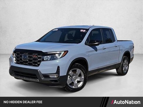 Used 2025 Honda Ridgeline TrailSport image 1