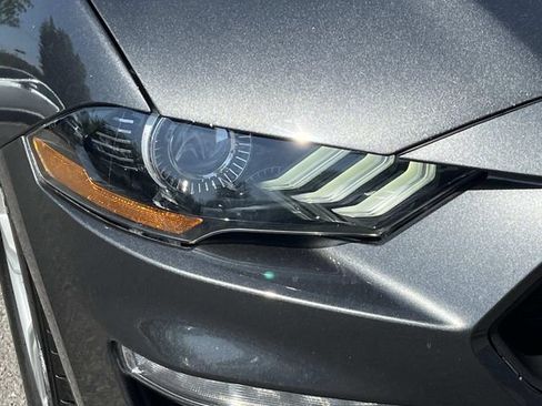 Used 2020 Ford Mustang Coupe RWD image 9